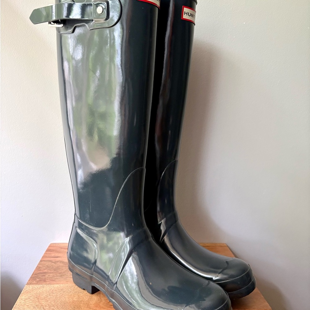 HUNTER - Navy Glossy Dark Blue Tall Rain Boots - Size 8 - NEW